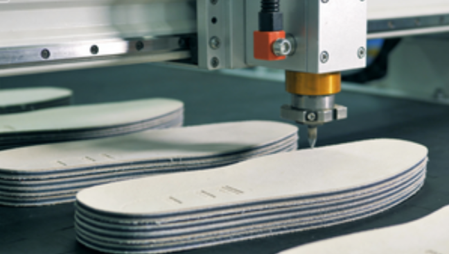 Travelling Head Presses: The Ultimate Solution for Precision Shoe Material Cutting